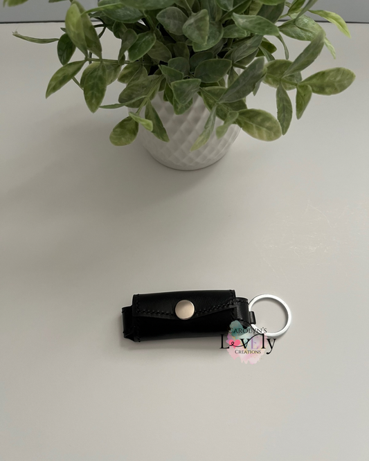 Black Leather Lip Balm, Inhaler or Chapstick holder Keychain | Llavero de Cuero Negro para Bálsamo Labial, Inhalador o Chapstick
