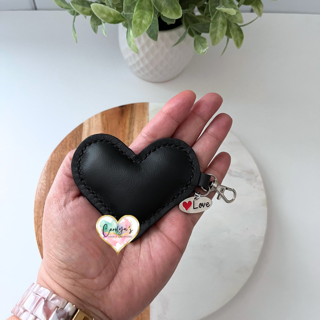 Handmade Leather Heart Keychain | Llavero de Corazón en Cuero Hecho a Mano