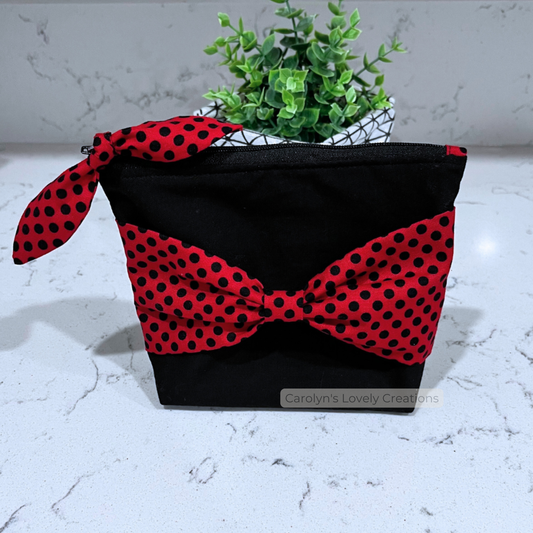 Pouch Negro y Rojo y Lazo | Hecho a Mano