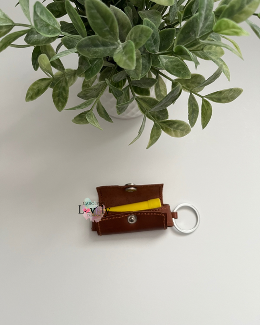 Brown Leather Lip Balm, Inhaler, or Chapstick Holder Keychain | Llavero de Cuero Marrón para Bálsamo Labial, Inhalador y Chapstick