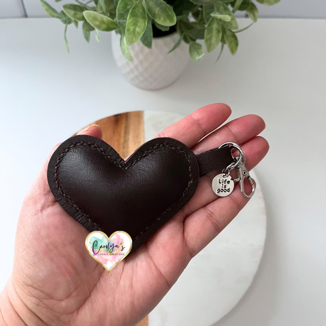 Handmade Leather Heart Keychain | Llavero de Corazón en Cuero Hecho a Mano