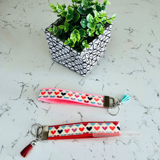 Llavero Pulsera de Corazones Hecho a Mano | Accesorio para Llaves